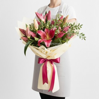 Розовые лилии