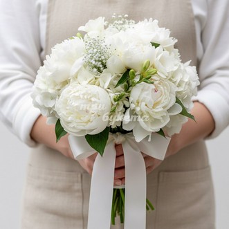 Букет невесты из пионов и гортензии