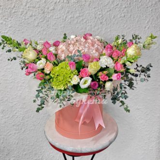 Яркие цветы на день влюбленных