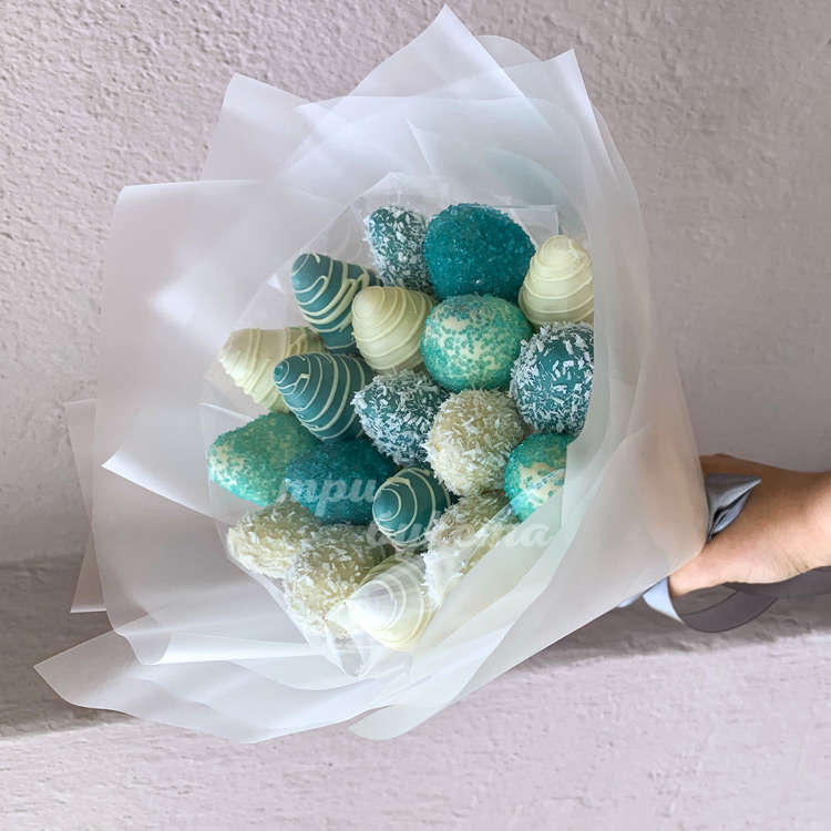 Букет из 19 клубник в шоколаде